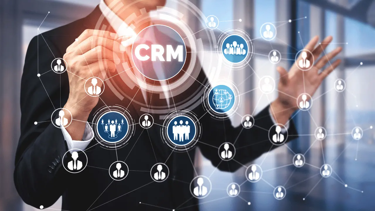 ما هو نظام إدارة علاقات العملاء CRM ولماذا يعد مفهوماً أساسياً لأي شركة؟