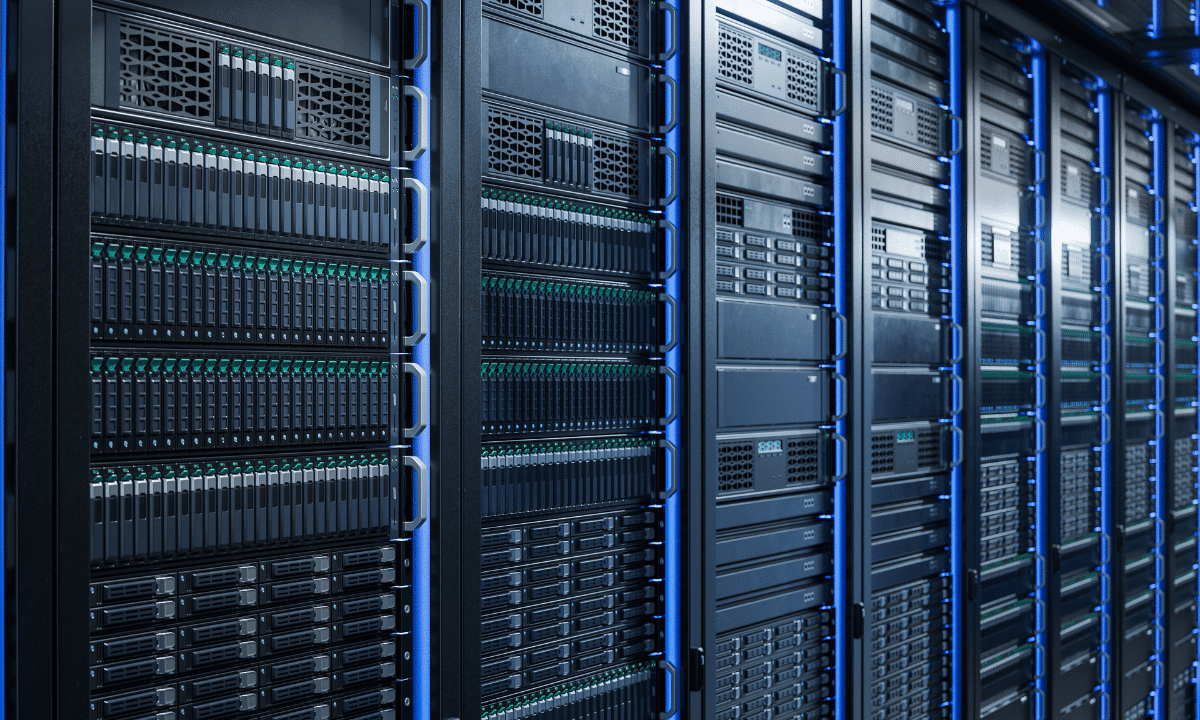 سيرفرات مجانية 2025: CCCAM، IPTV وسيرفرات ماين كرافت